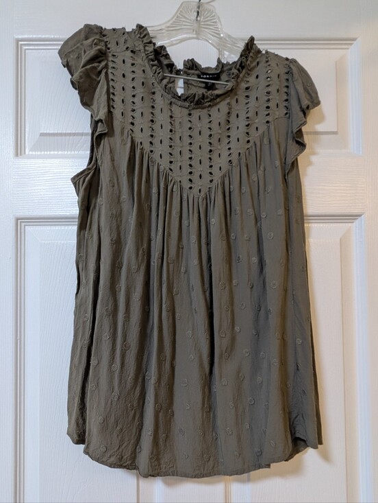 torrid Tops - 💚 Torrid Olive Eyelet Ruffle Cap Sleeve Blouse | Swiss Dot Top